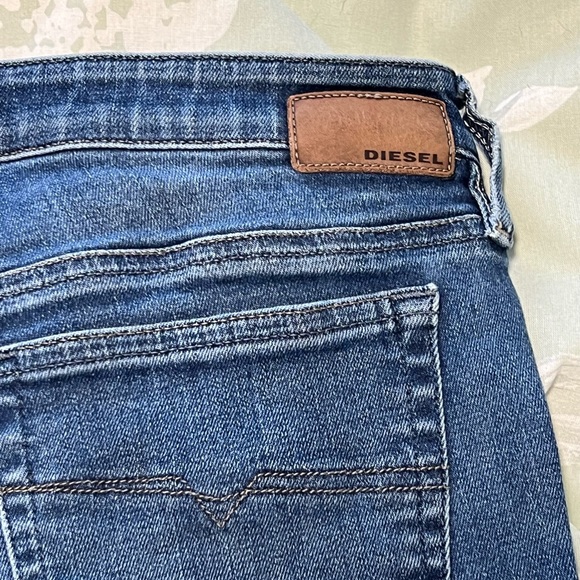 Diesel Women’s blue denim jeans “Skinzee-Low” W31L32 - Picture 5 of 6